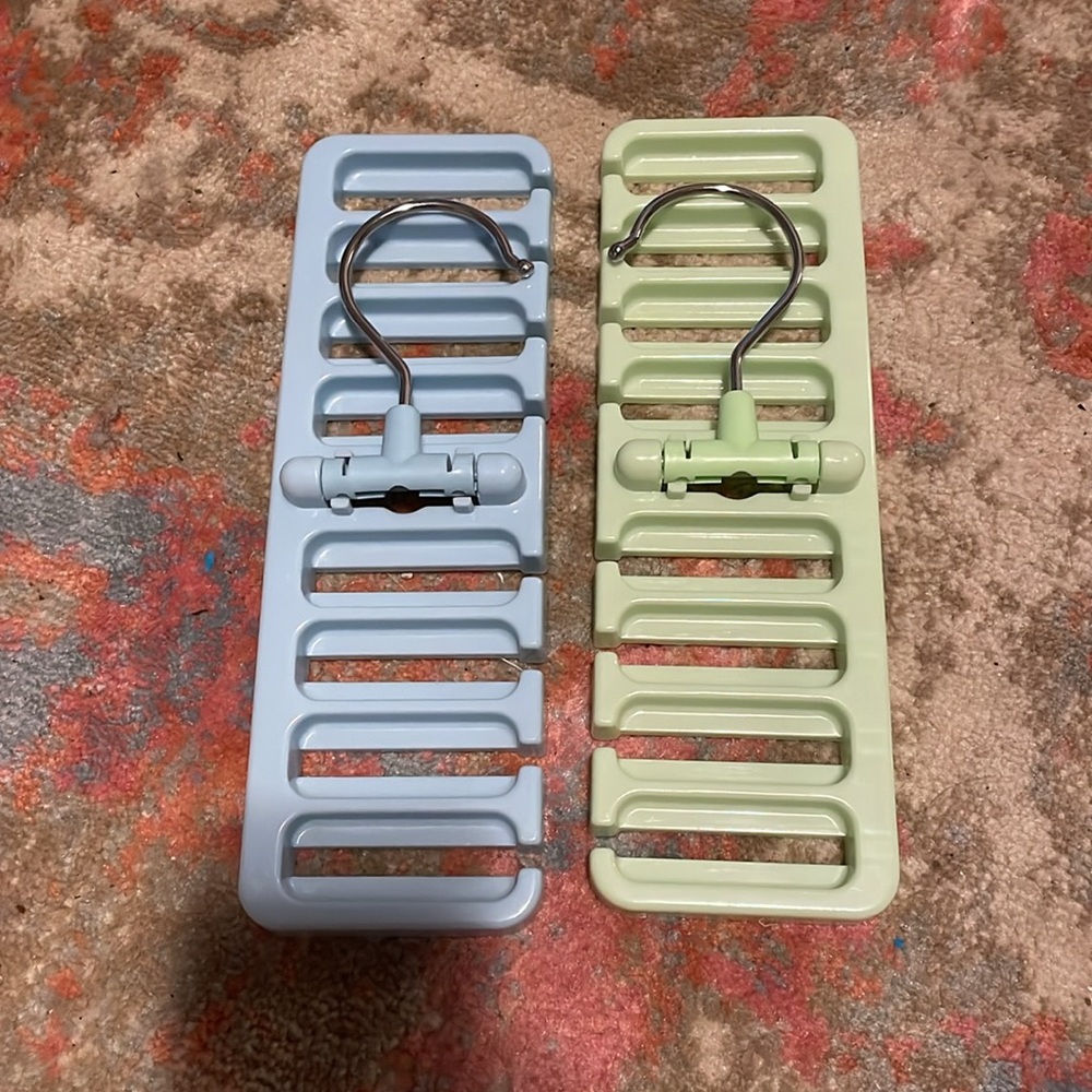 Scarf/belt Hangers